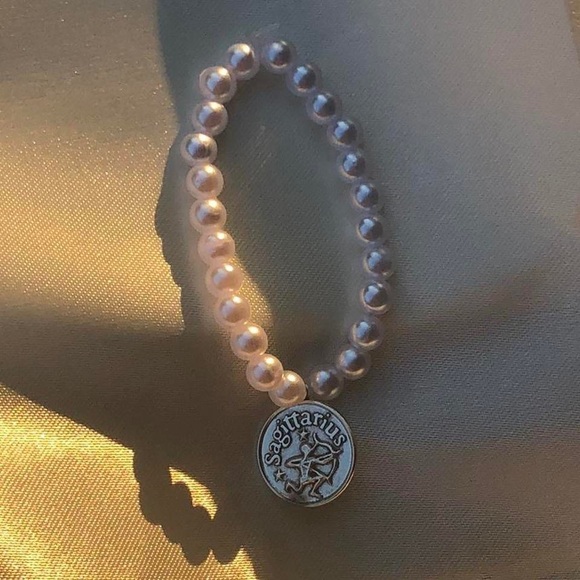 Sagittarius Pearl Bracelet - Picture 1 of 1